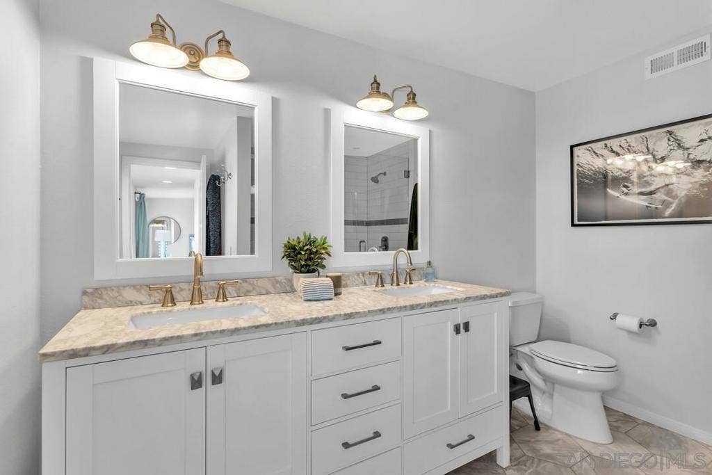 377 N Willowspring Drive, Encinitas, CA 92024 Primary Bath/Spa