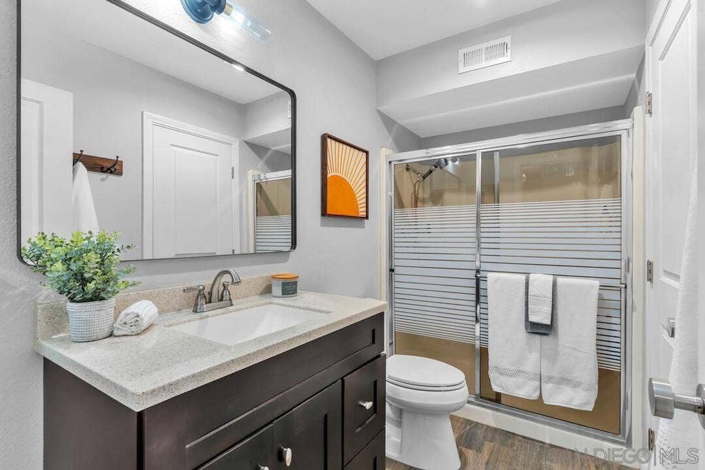 377 N Willowspring Drive, Encinitas, CA 92024 Bathroom