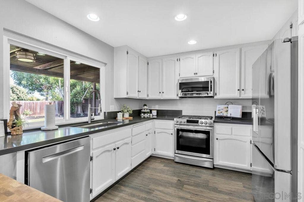 377 N Willowspring Drive, Encinitas, CA 92024 Kitchen