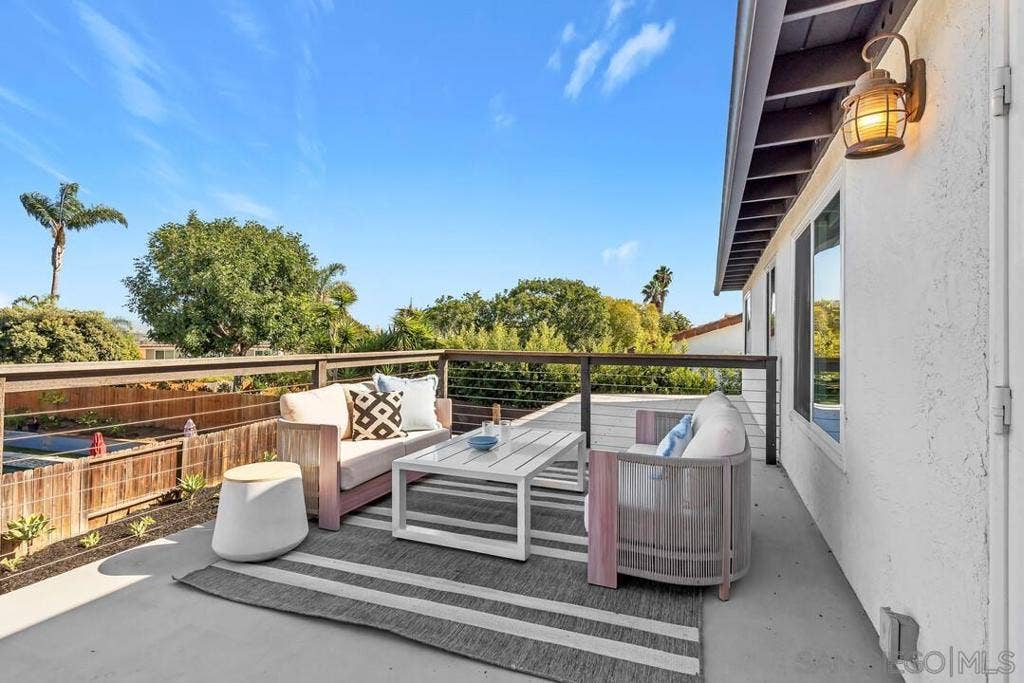 377 N Willowspring Drive, Encinitas, CA 92024 off Primary Suite upstairs