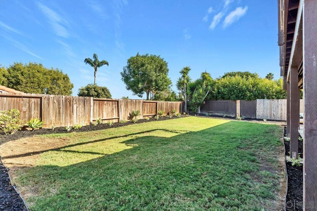 377 N Willowspring Drive, Encinitas, CA 92024 Yard