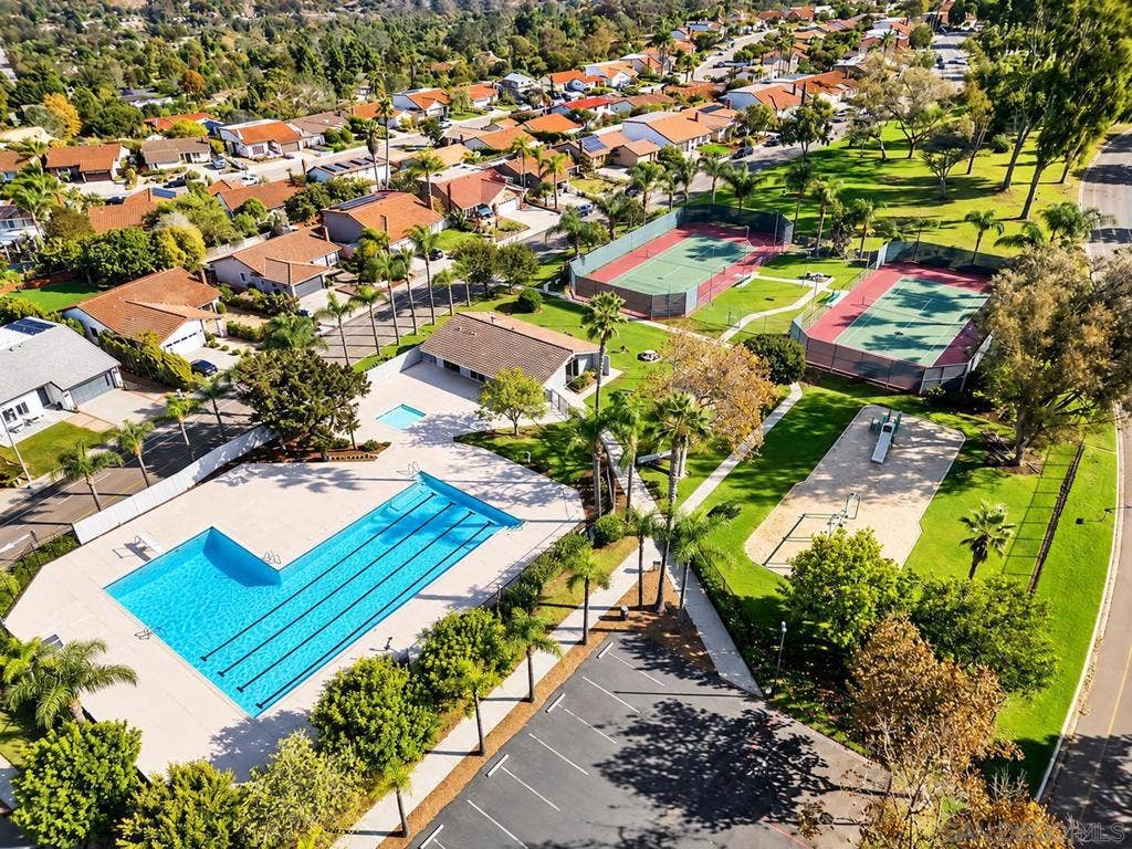 377 N Willowspring Drive, Encinitas, CA 92024 Swimming Pool/Hot Tub/Sauna