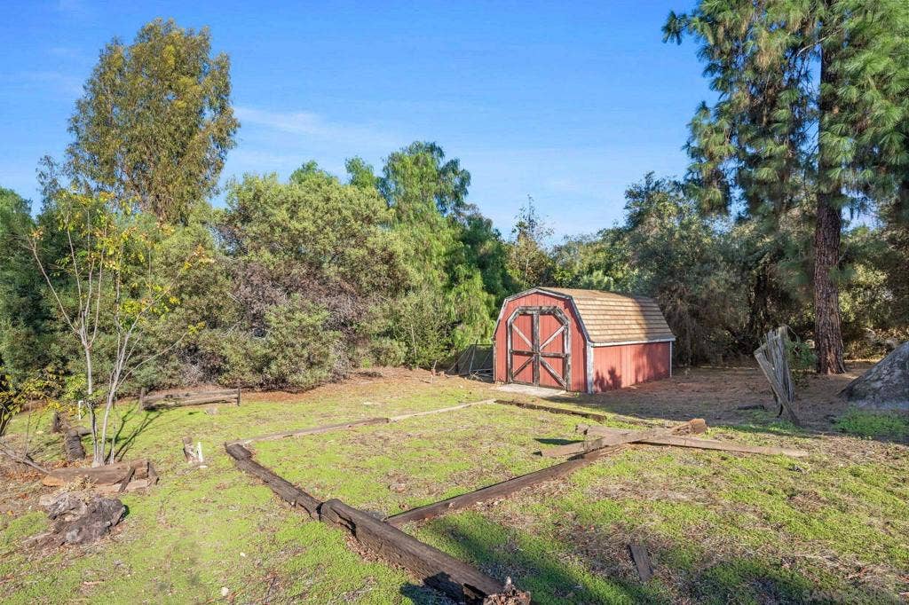 2004 Shire Drive, El Cajon, CA 92019 2004 Shire Drive, El Cajon, CA 92019
