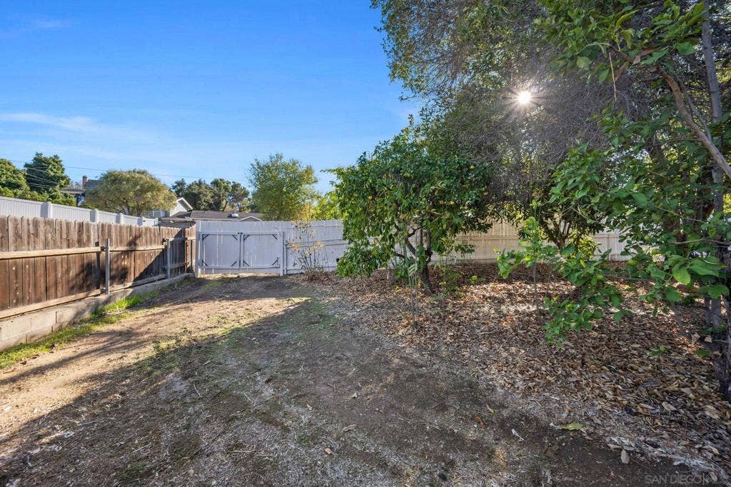 2004 Shire Drive, El Cajon, CA 92019 2004 Shire Drive, El Cajon, CA 92019