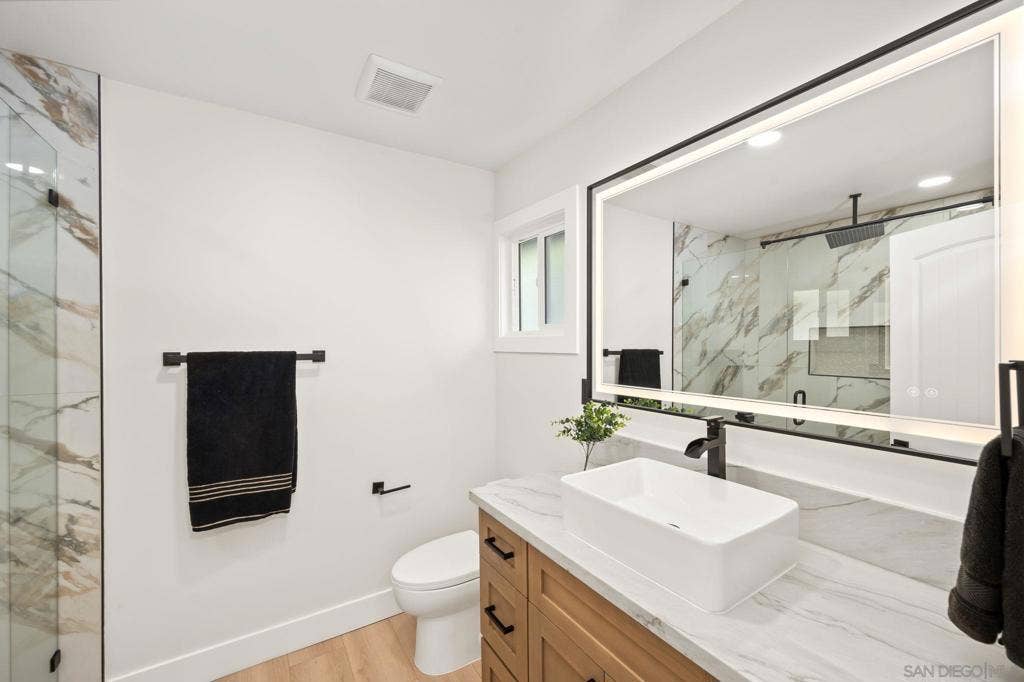 2004 Shire Drive, El Cajon, CA 92019 2004 Shire Drive, El Cajon, CA 92019