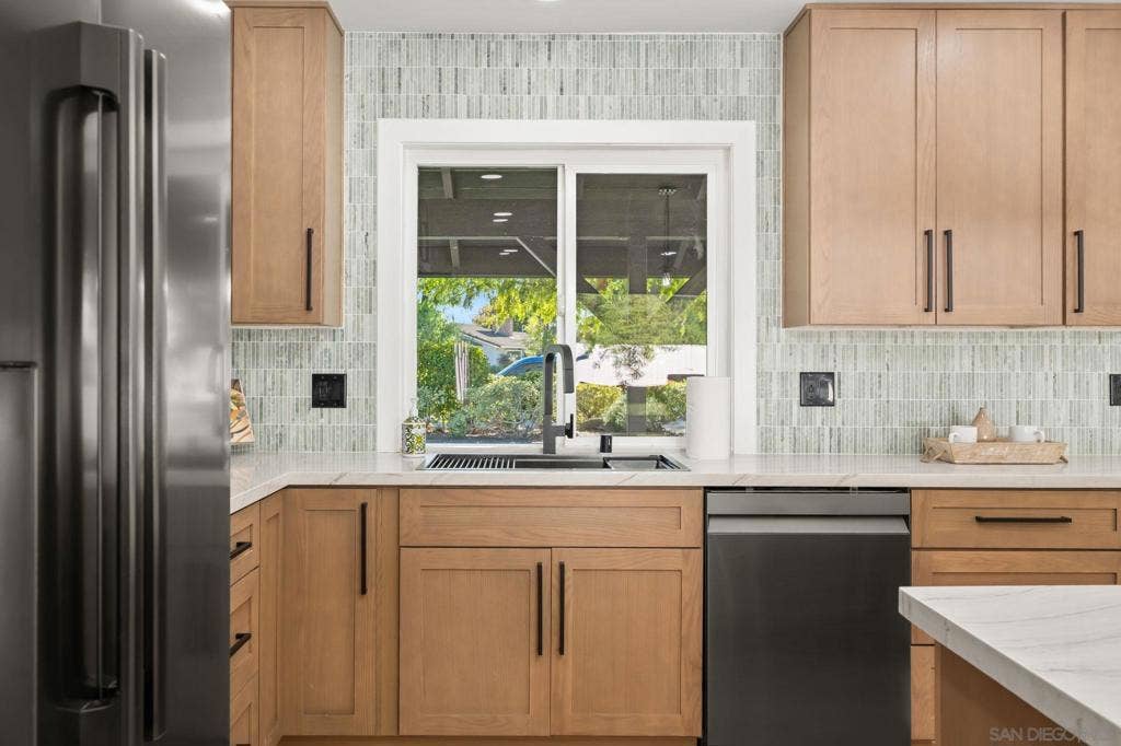2004 Shire Drive, El Cajon, CA 92019 2004 Shire Drive, El Cajon, CA 92019