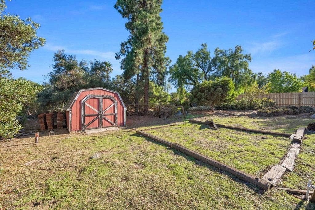 2004 Shire Drive, El Cajon, CA 92019 2004 Shire Drive, El Cajon, CA 92019