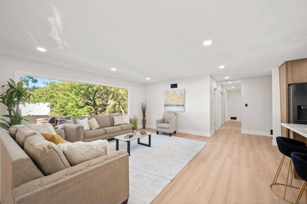 2004 Shire Drive, El Cajon, CA 92019 2004 Shire Drive, El Cajon, CA 92019
