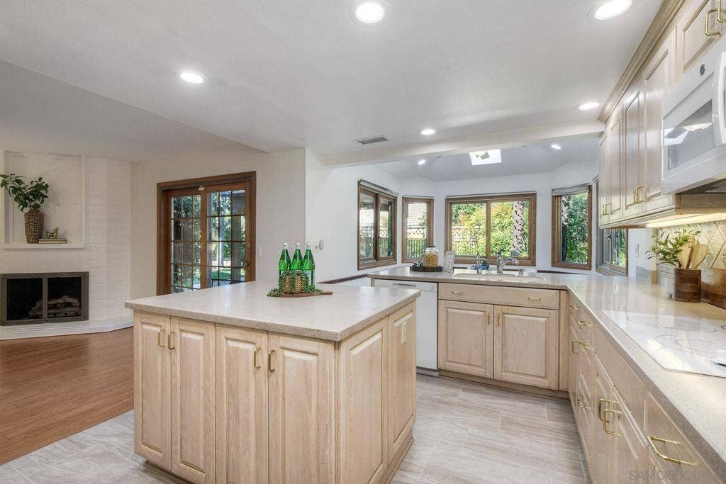 17220 Merlot Pl, Poway, CA 92064 17220 Merlot Pl, Poway, CA 92064