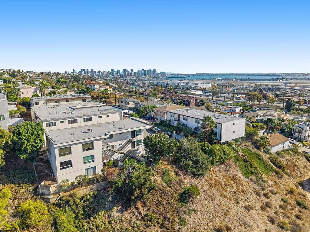 1828 Linwood St, #11, San Diego, CA 92110 1828 Linwood St, #11, San Diego, CA 92110