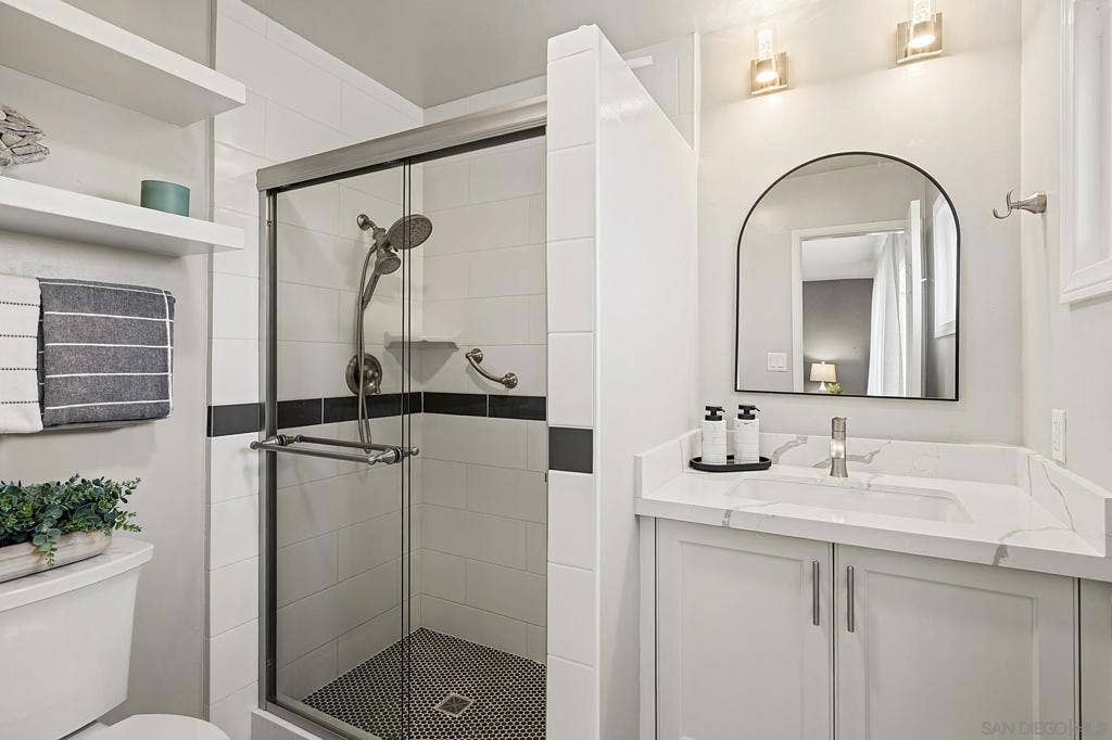 1828 Linwood St, #11, San Diego, CA 92110 1828 Linwood St, #11, San Diego, CA 92110