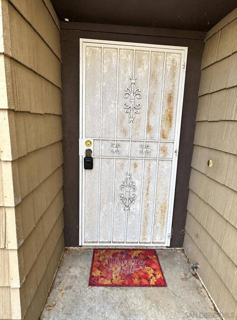 7059 Bullock Dr, San Diego, CA 92114 7059 Bullock Dr, San Diego, CA 92114