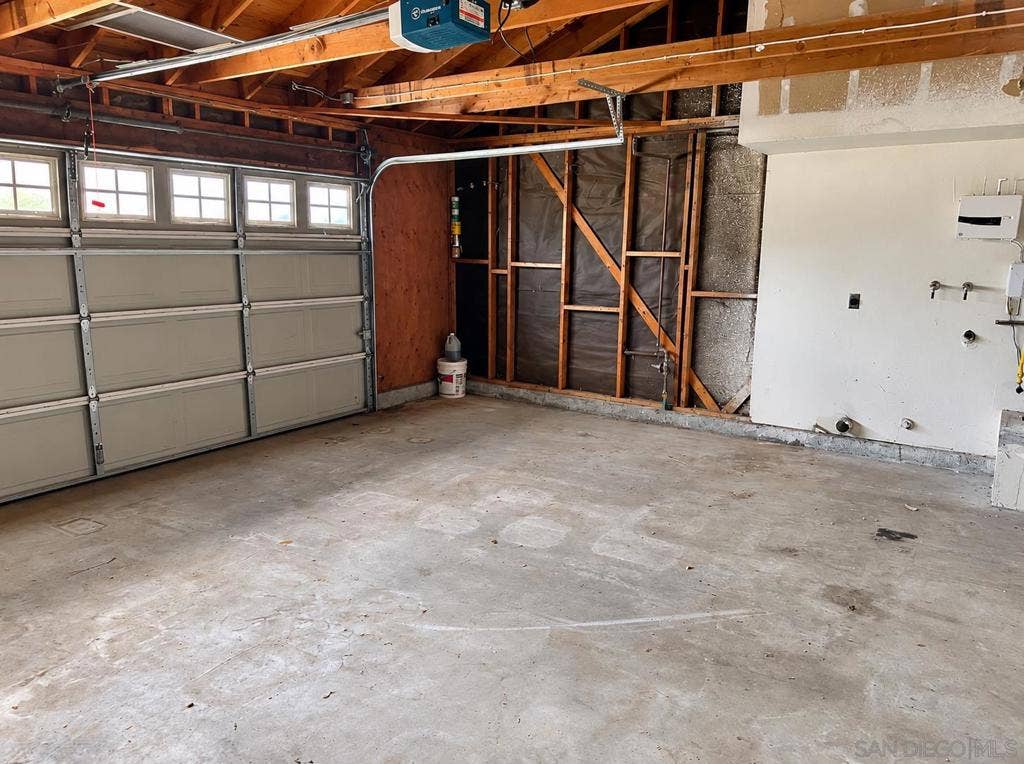 7059 Bullock Dr, San Diego, CA 92114 7059 Bullock Dr, San Diego, CA 92114