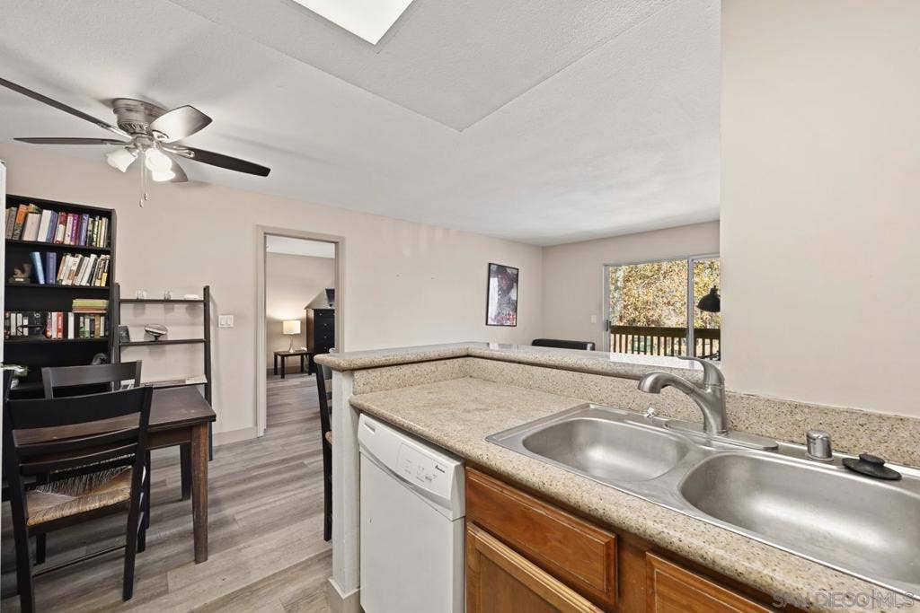 432 Edgehill Ln., #120, Oceanside, CA 92054 432 Edgehill Ln., #120, Oceanside, CA 92054