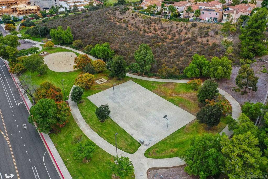 10827 Caminito Arcada, San Diego, CA 92131 10827 Caminito Arcada, San Diego, CA 92131
