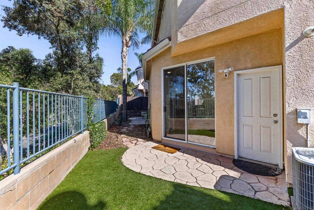 10827 Caminito Arcada, San Diego, CA 92131 10827 Caminito Arcada, San Diego, CA 92131