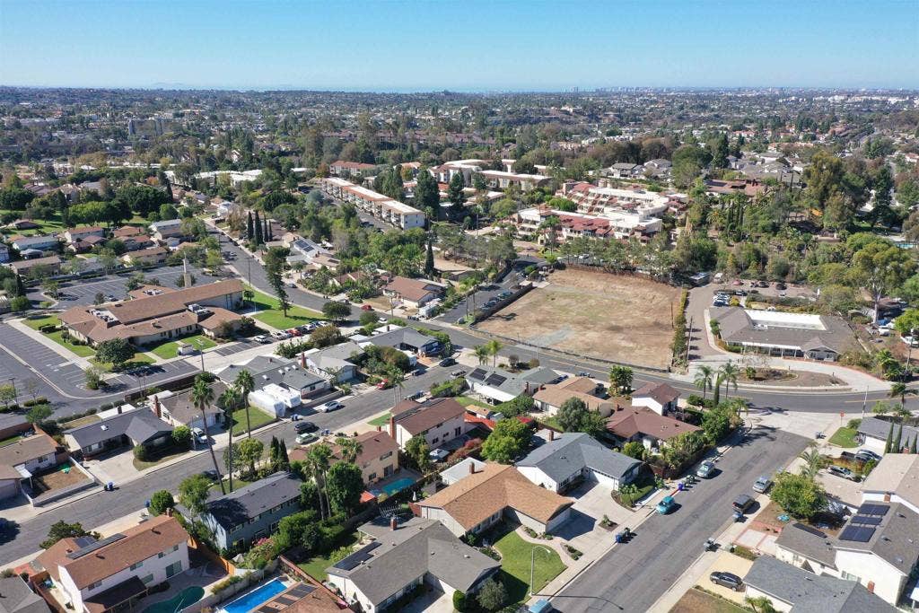7906 Anders Cir, La Mesa, CA 91942 7906 Anders Cir, La Mesa, CA 91942