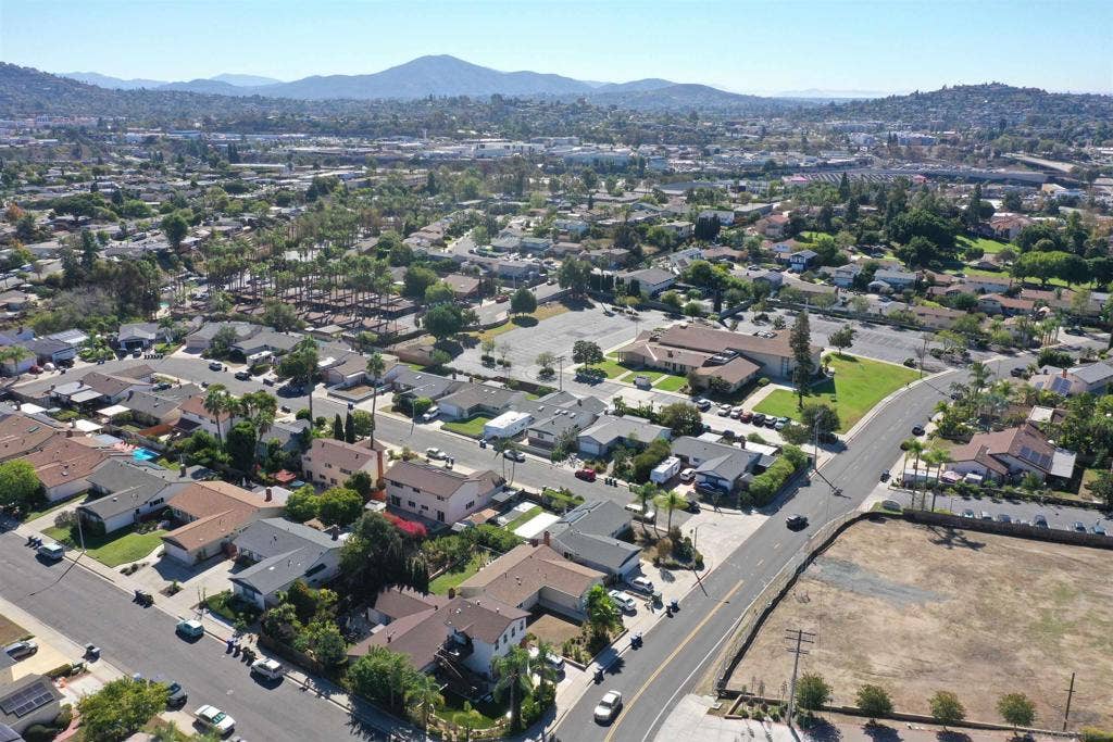 7906 Anders Cir, La Mesa, CA 91942 7906 Anders Cir, La Mesa, CA 91942