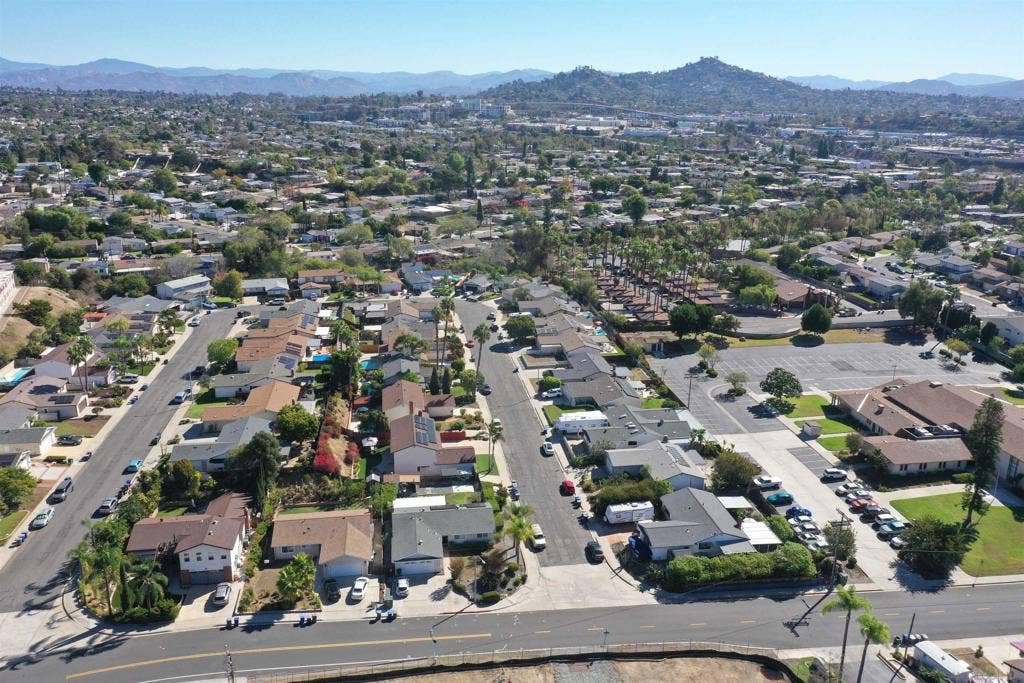 7906 Anders Cir, La Mesa, CA 91942 7906 Anders Cir, La Mesa, CA 91942