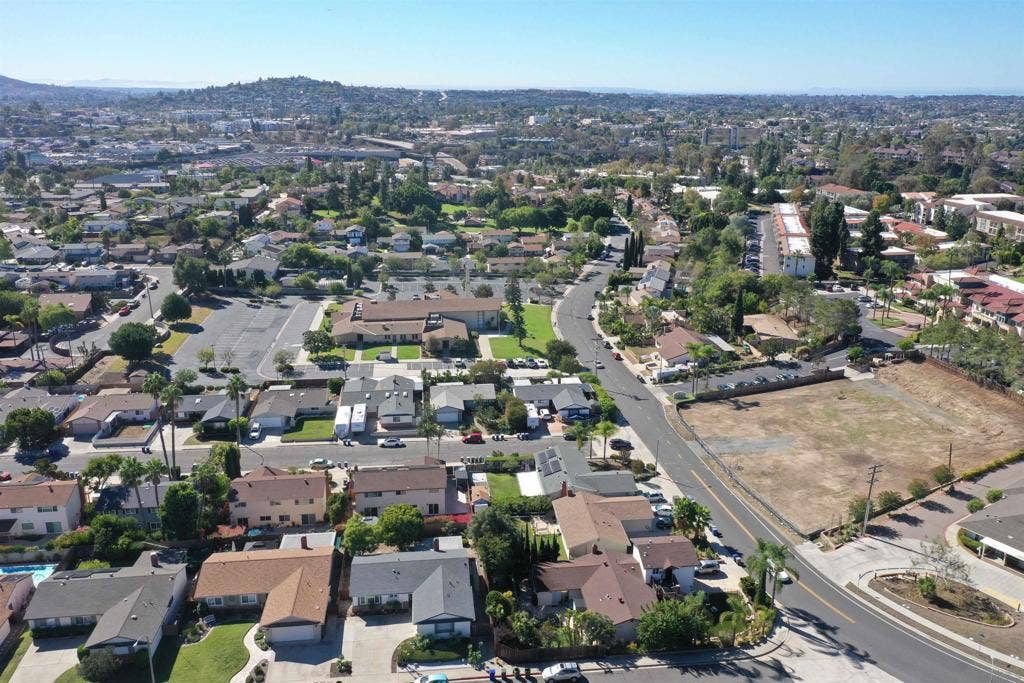 7906 Anders Cir, La Mesa, CA 91942 7906 Anders Cir, La Mesa, CA 91942