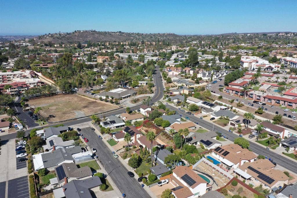 7906 Anders Cir, La Mesa, CA 91942 7906 Anders Cir, La Mesa, CA 91942