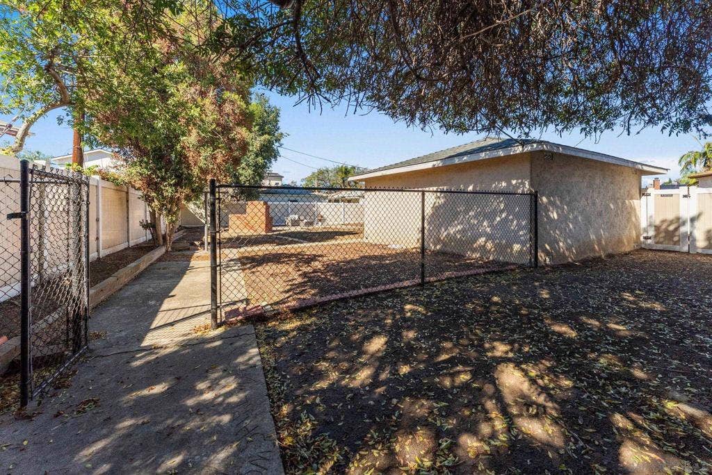6223 Mesita Drive, San Diego, CA 92115 6223 Mesita Drive, San Diego, CA 92115