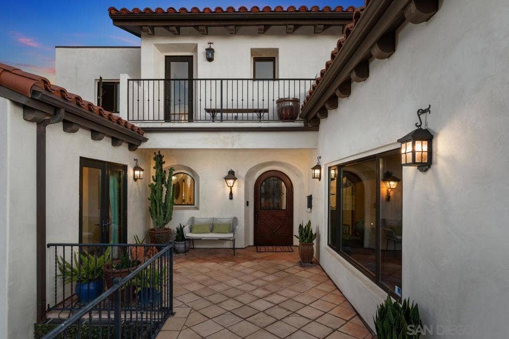 4261 Trias St, San Diego, CA 92103 4261 Trias St, San Diego, CA 92103