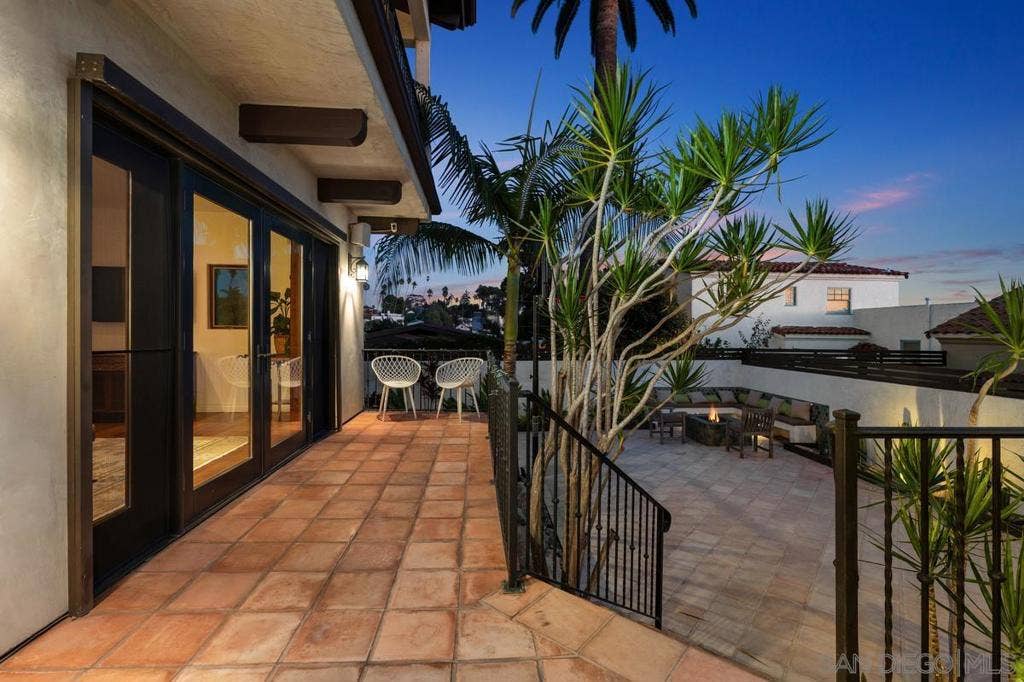 4261 Trias St, San Diego, CA 92103 4261 Trias St, San Diego, CA 92103