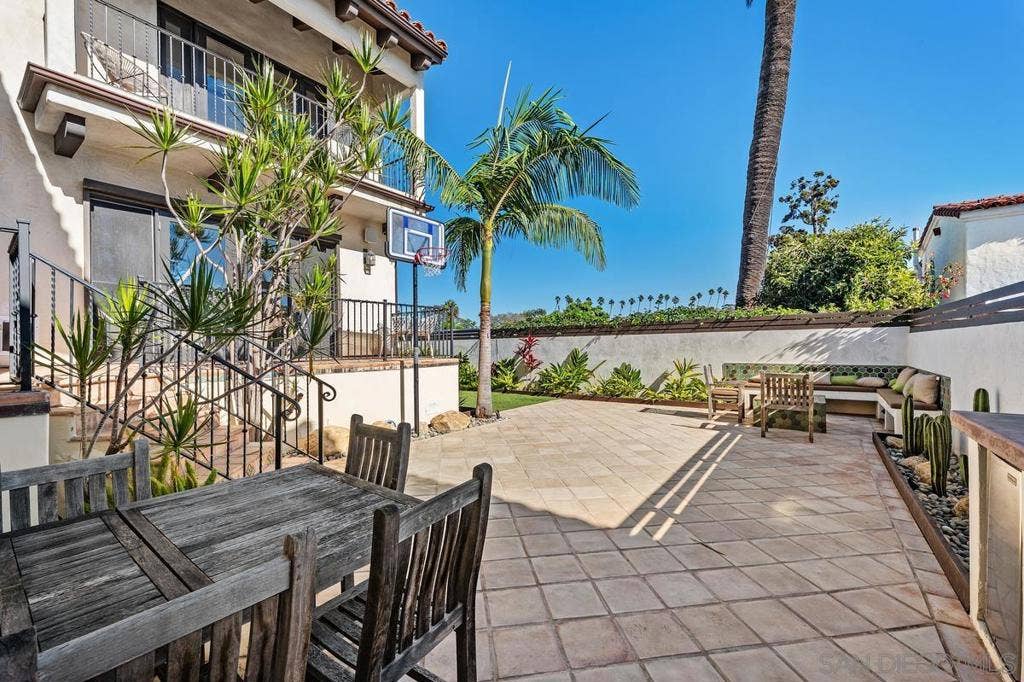 4261 Trias St, San Diego, CA 92103 4261 Trias St, San Diego, CA 92103