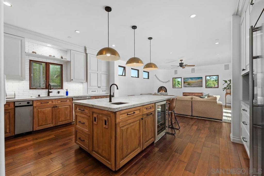 4261 Trias St, San Diego, CA 92103 4261 Trias St, San Diego, CA 92103