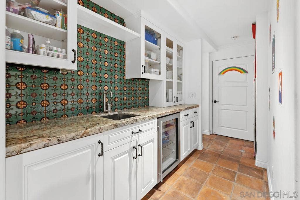 4261 Trias St, San Diego, CA 92103 4261 Trias St, San Diego, CA 92103