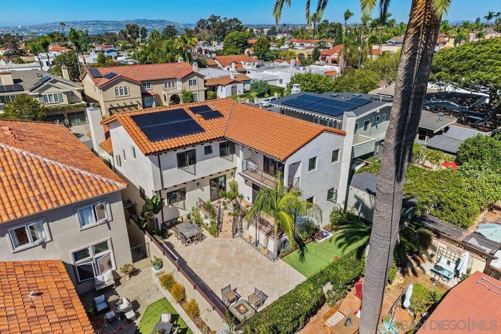 4261 Trias St, San Diego, CA 92103 4261 Trias St, San Diego, CA 92103