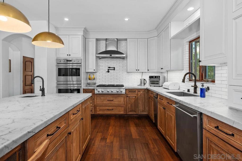 4261 Trias St, San Diego, CA 92103 4261 Trias St, San Diego, CA 92103