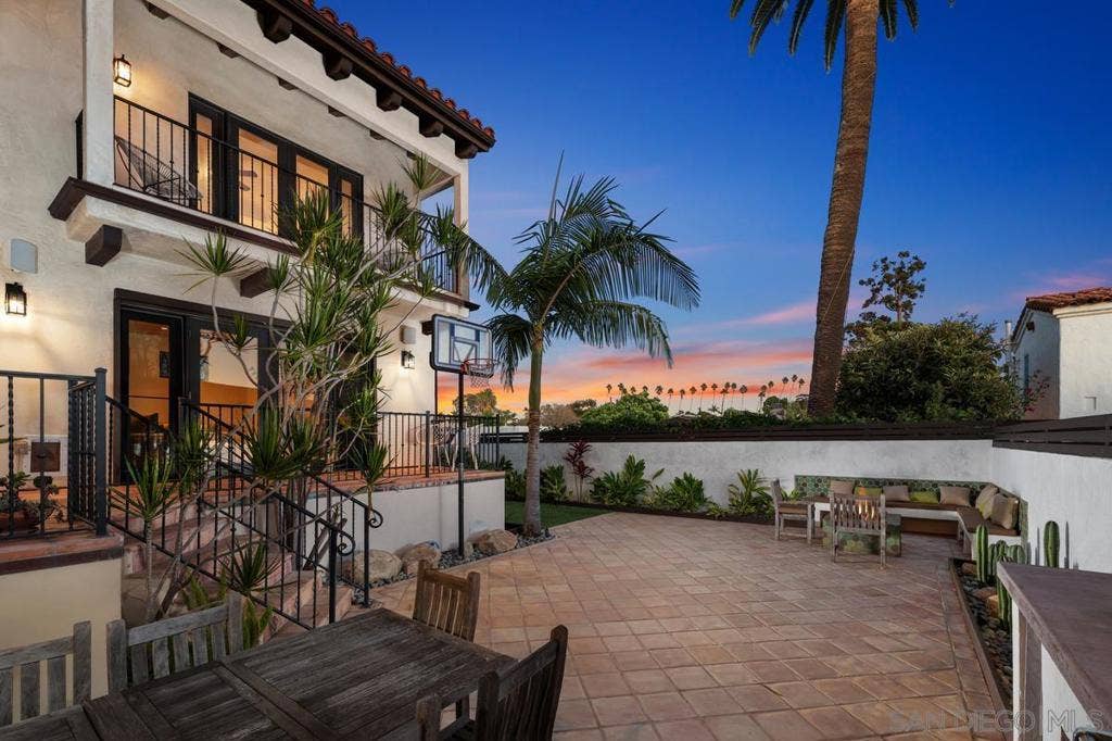4261 Trias St, San Diego, CA 92103 4261 Trias St, San Diego, CA 92103