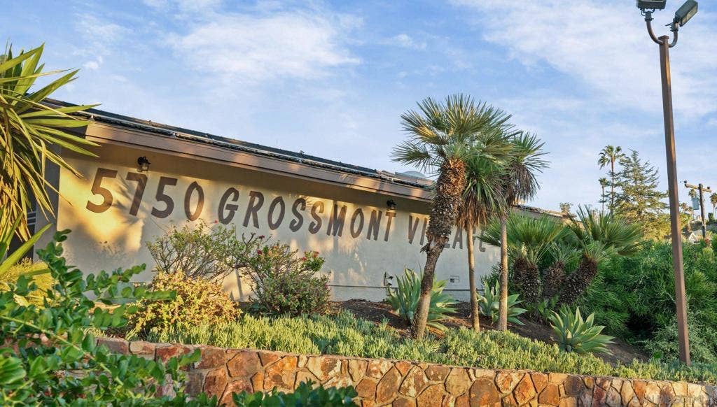 5750 Amaya Dr, #33, La Mesa, CA 91942 5750 Amaya Dr, #33, La Mesa, CA 91942