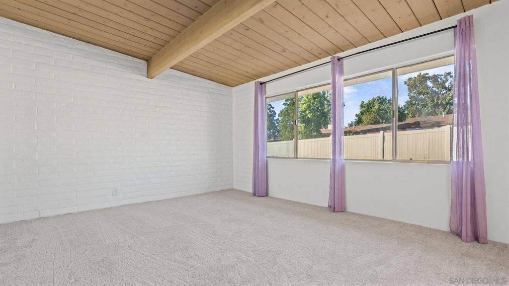 5750 Amaya Dr, #33, La Mesa, CA 91942 5750 Amaya Dr, #33, La Mesa, CA 91942
