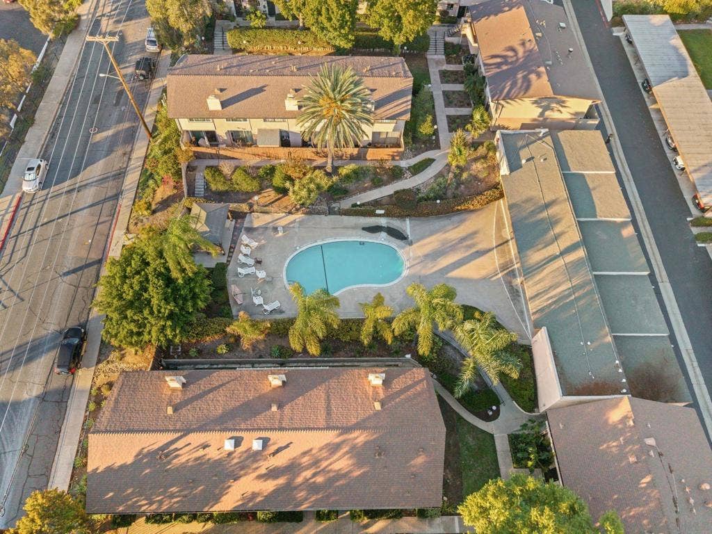 5750 Amaya Dr, #33, La Mesa, CA 91942 5750 Amaya Dr, #33, La Mesa, CA 91942