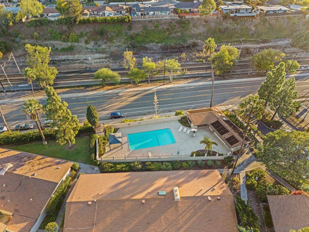 5750 Amaya Dr, #33, La Mesa, CA 91942 5750 Amaya Dr, #33, La Mesa, CA 91942
