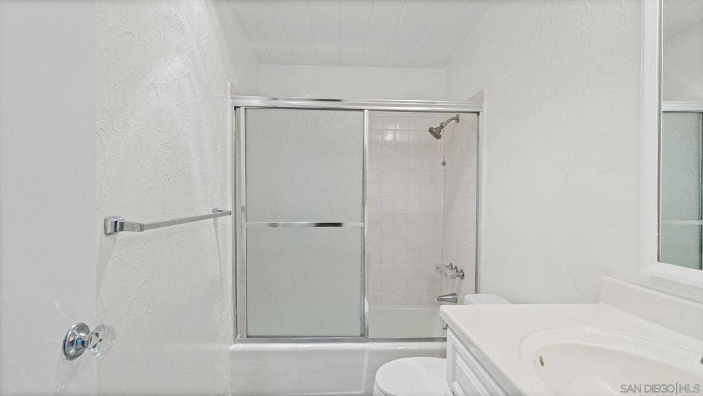 5750 Amaya Dr, #33, La Mesa, CA 91942 5750 Amaya Dr, #33, La Mesa, CA 91942