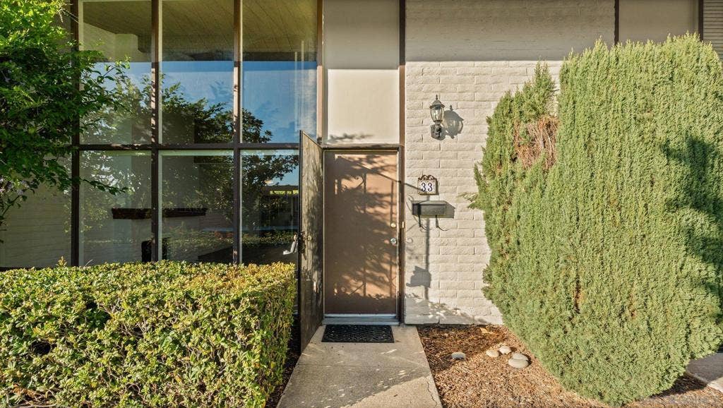 5750 Amaya Dr, #33, La Mesa, CA 91942 5750 Amaya Dr, #33, La Mesa, CA 91942