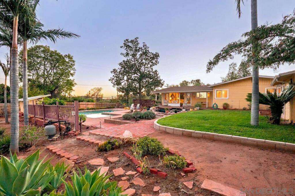 11473 Valle Vista Road, Lakeside, CA 92040 11473 Valle Vista Road, Lakeside, CA 92040