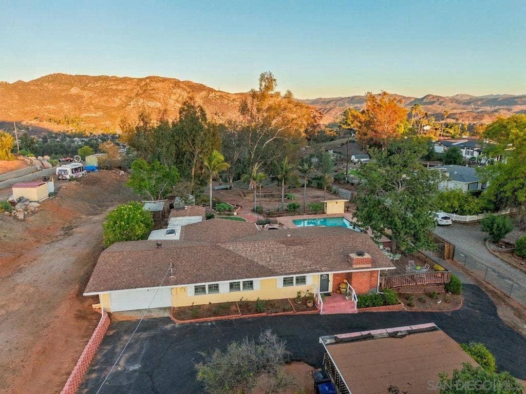 11473 Valle Vista Road, Lakeside, CA 92040 11473 Valle Vista Road, Lakeside, CA 92040