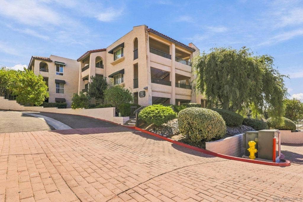 2540 Clairemont dr, #207, San Diego, CA 92117 2540 Clairemont dr, #207, San Diego, CA 92117