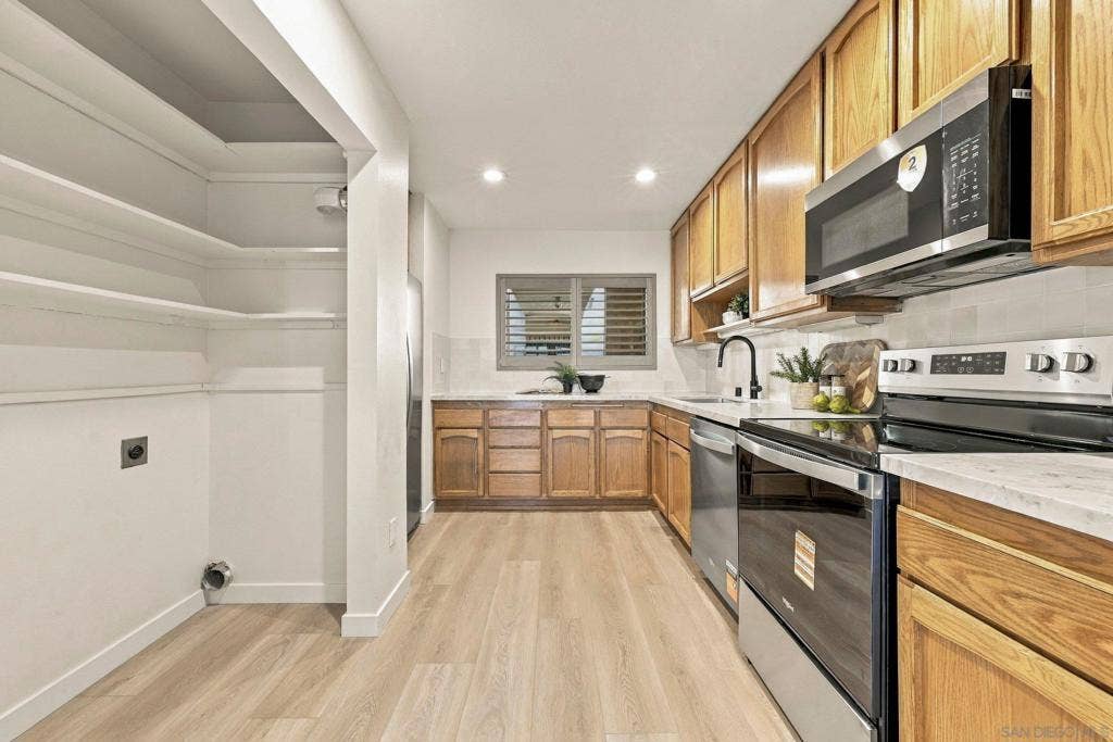 2540 Clairemont dr, #207, San Diego, CA 92117 2540 Clairemont dr, #207, San Diego, CA 92117