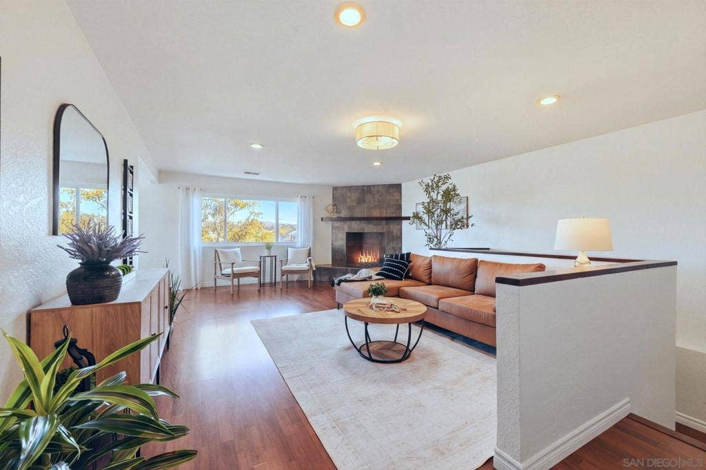 644 Lado De Loma, Vista, CA 92083 644 Lado De Loma, Vista, CA 92083