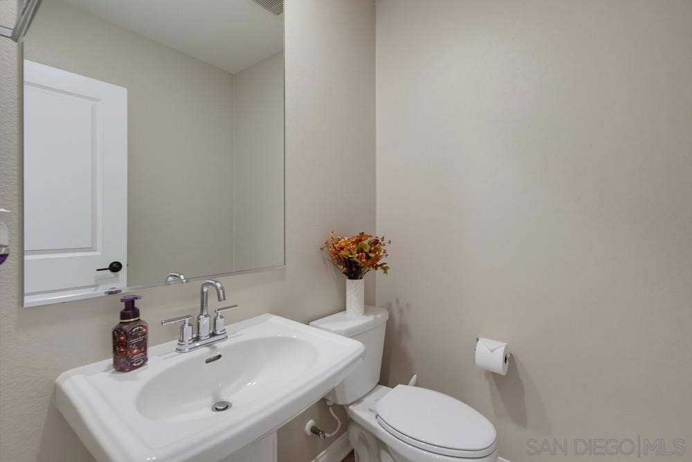 2062 Bluestone Cir, Chula Vista, CA 91913 2062 Bluestone Cir, Chula Vista, CA 91913