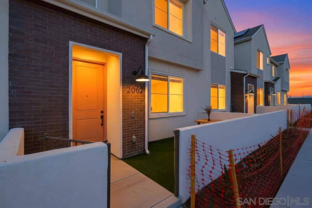 2062 Bluestone Cir, Chula Vista, CA 91913 2062 Bluestone Cir, Chula Vista, CA 91913