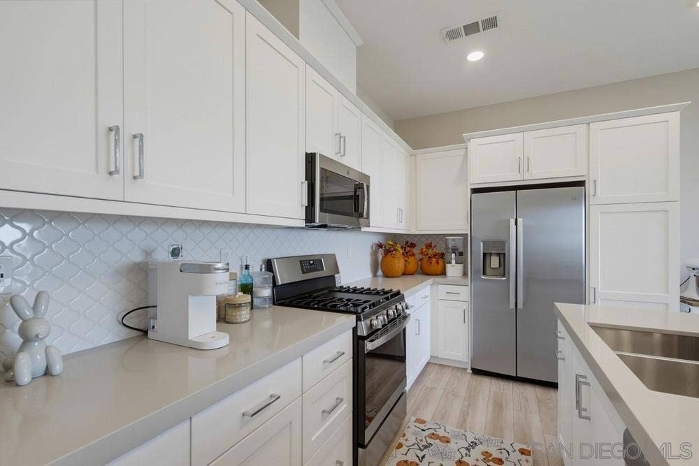 2062 Bluestone Cir, Chula Vista, CA 91913 2062 Bluestone Cir, Chula Vista, CA 91913
