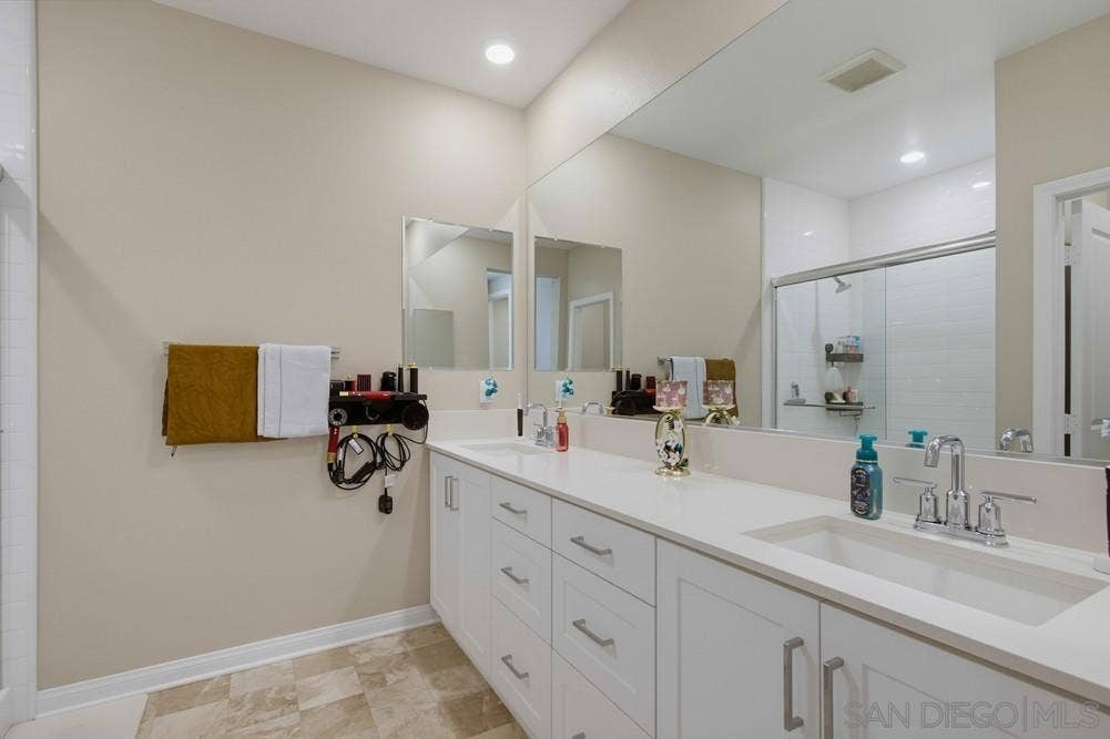 2062 Bluestone Cir, Chula Vista, CA 91913 2062 Bluestone Cir, Chula Vista, CA 91913