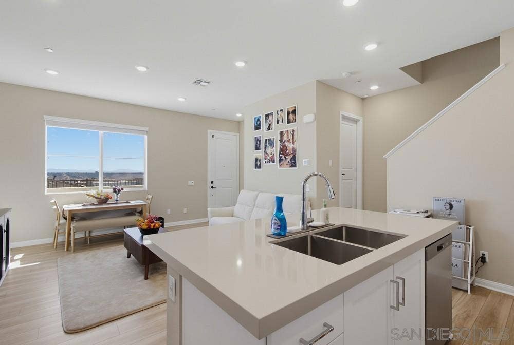 2062 Bluestone Cir, Chula Vista, CA 91913 2062 Bluestone Cir, Chula Vista, CA 91913